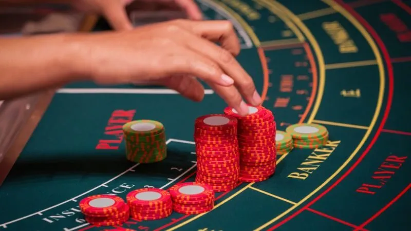 Hướng dẫn cách đặt cược bài Baccarat